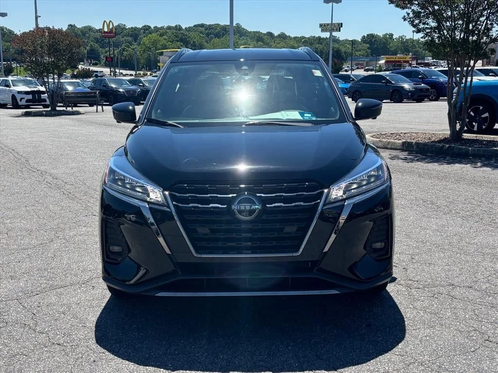 Used 2023 Black Nissan SR image 22