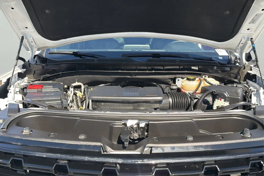 Certified Used 2023 SUMMIT WHITE Chevrolet Z71 image 10