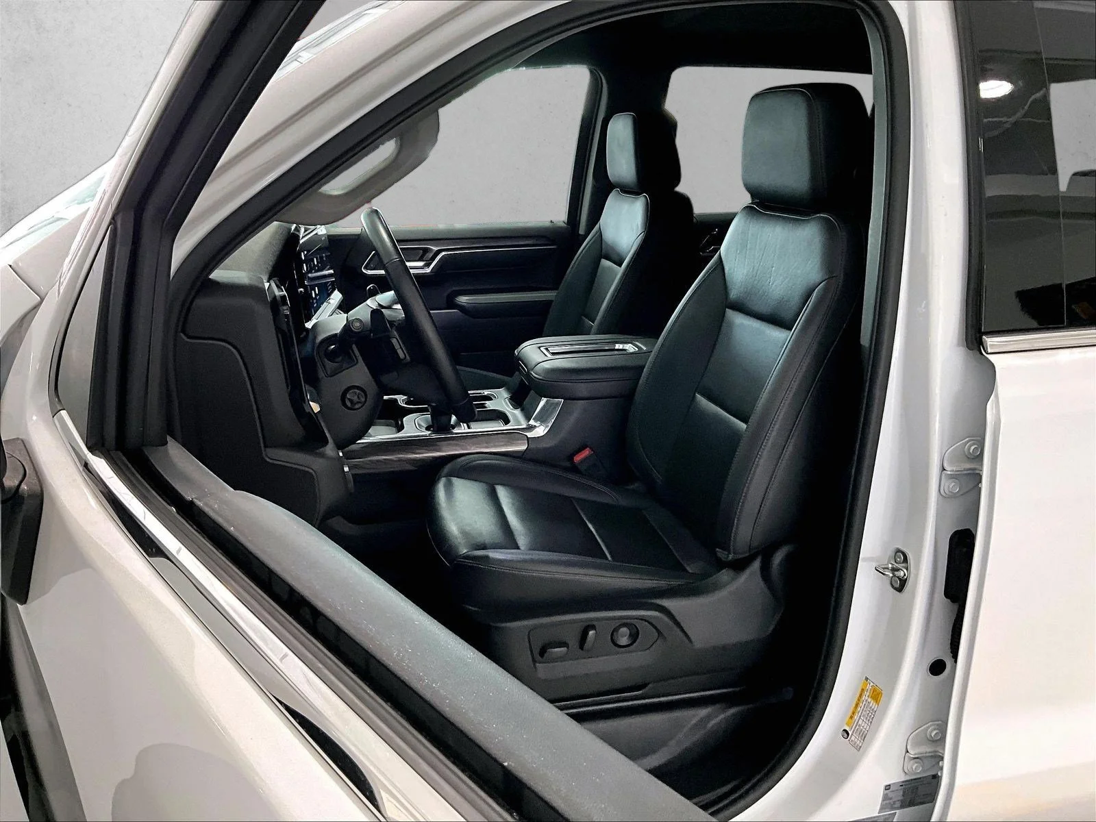 Used 2022 Iridescent Pearl Tricoat Chevrolet LTZ image 27