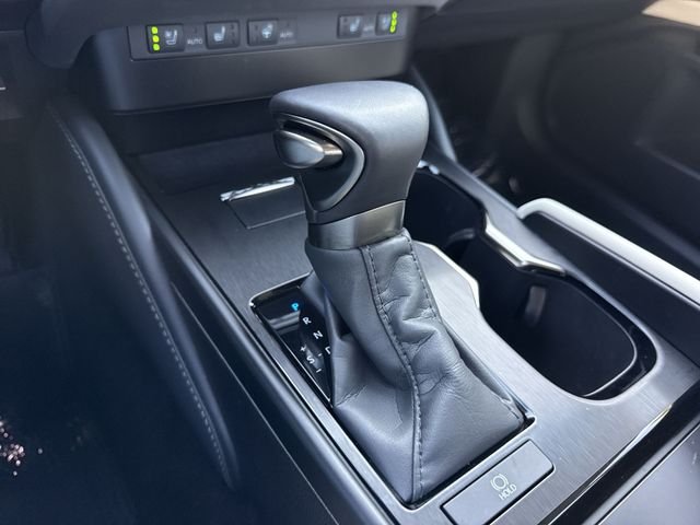 2025 Lexus ES 350 - Photo 20