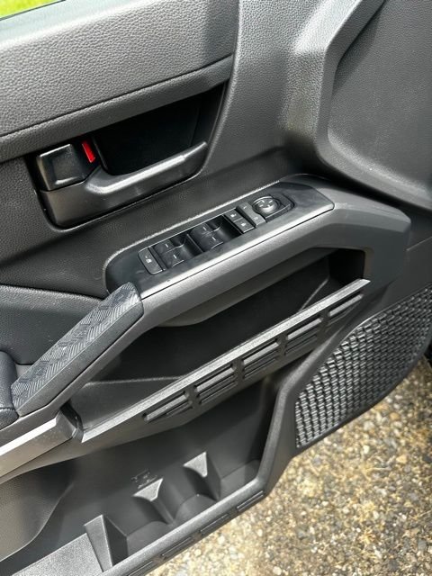 2025 Toyota Tacoma SR5 - Photo 11
