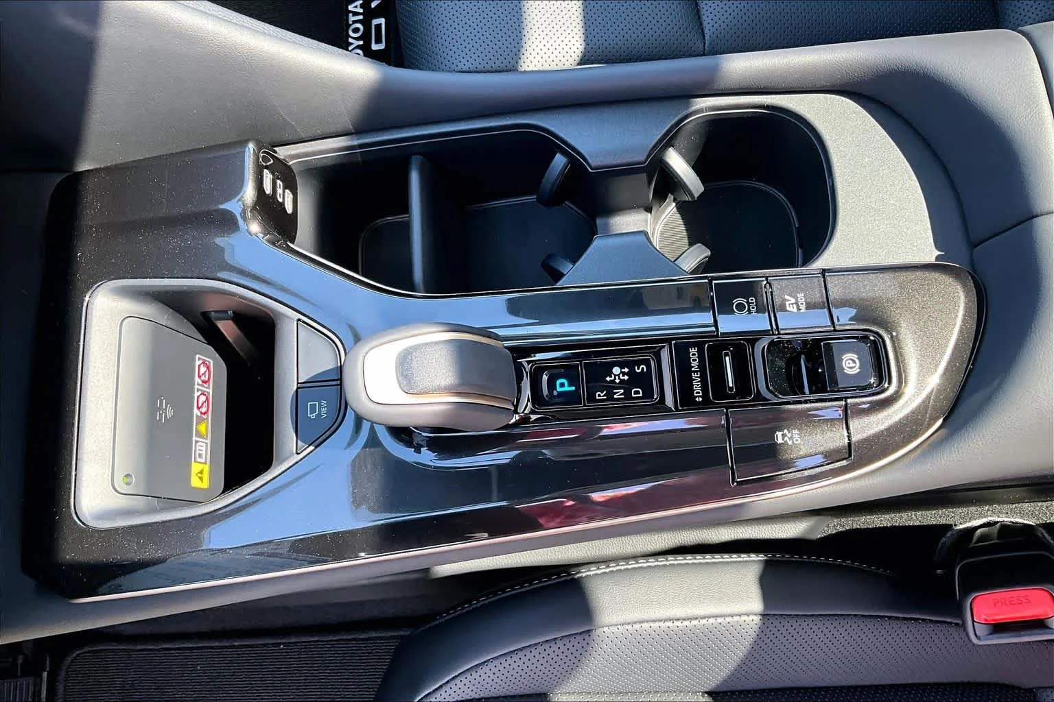 New 2026 Oxygen White Toyota Limited image 7