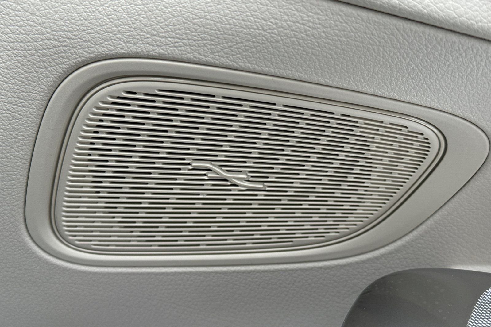 New 2026 Starling Blue Metallic Mercedes-Benz GLC 300 image 6