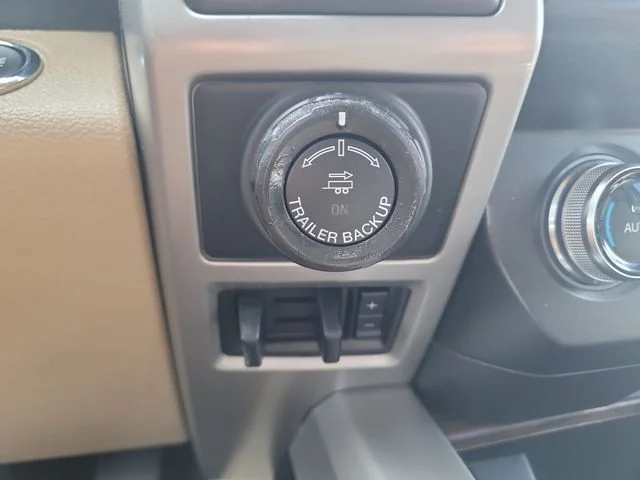 Used 2020 Black Ford Lariat image 30