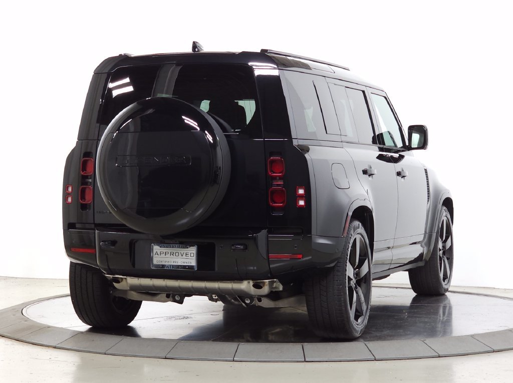 Certified Used 2025 Black Land Rover X-Dynamic SE image 7