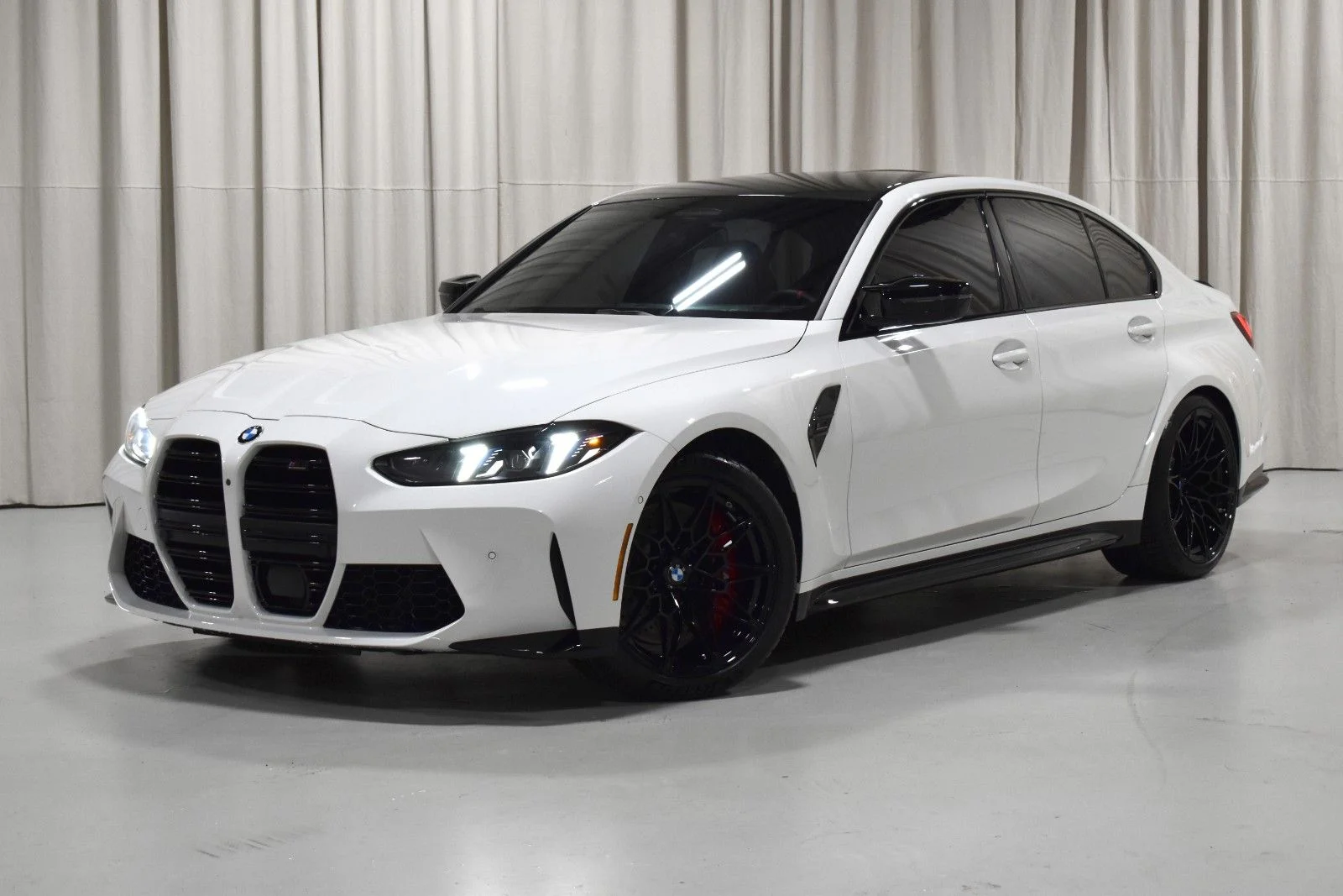 Used 2026 White BMW  image 1