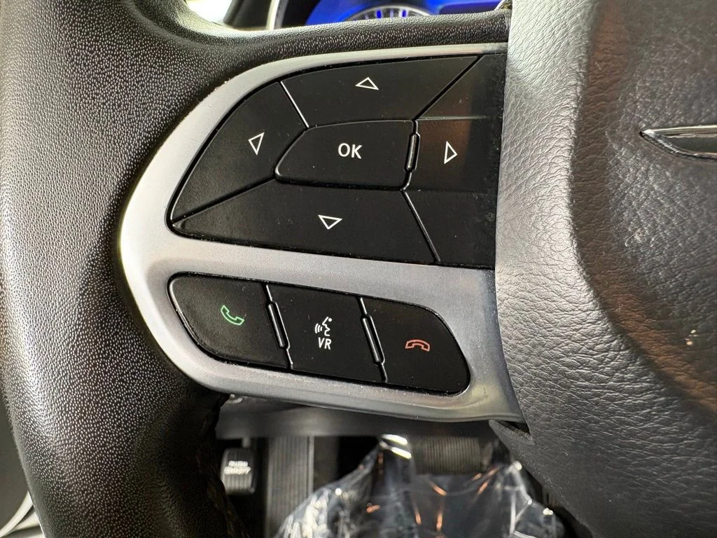 Used 2019 White Chrysler Touring image 24