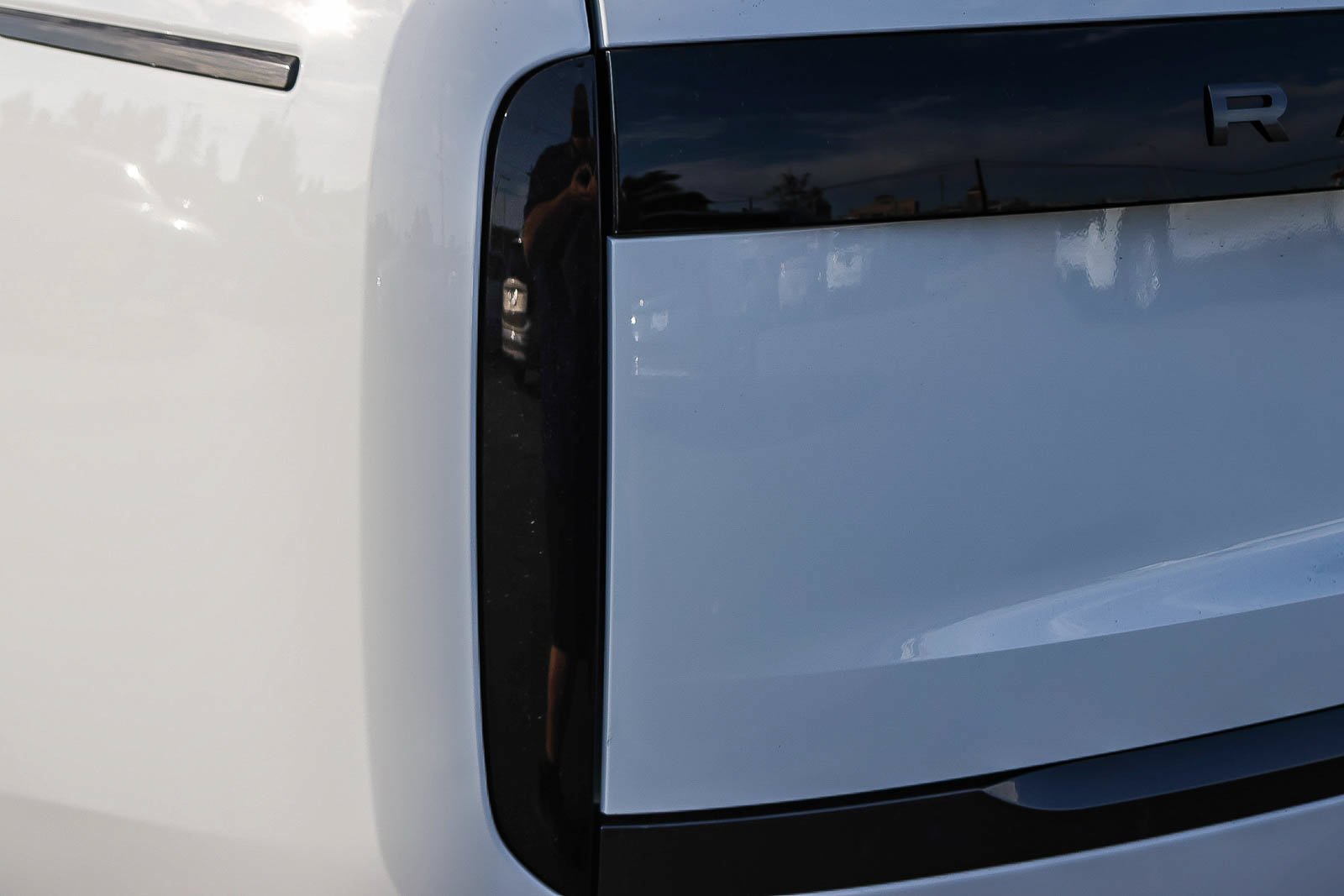 New 2026 Fuji White Land Rover SE image 11