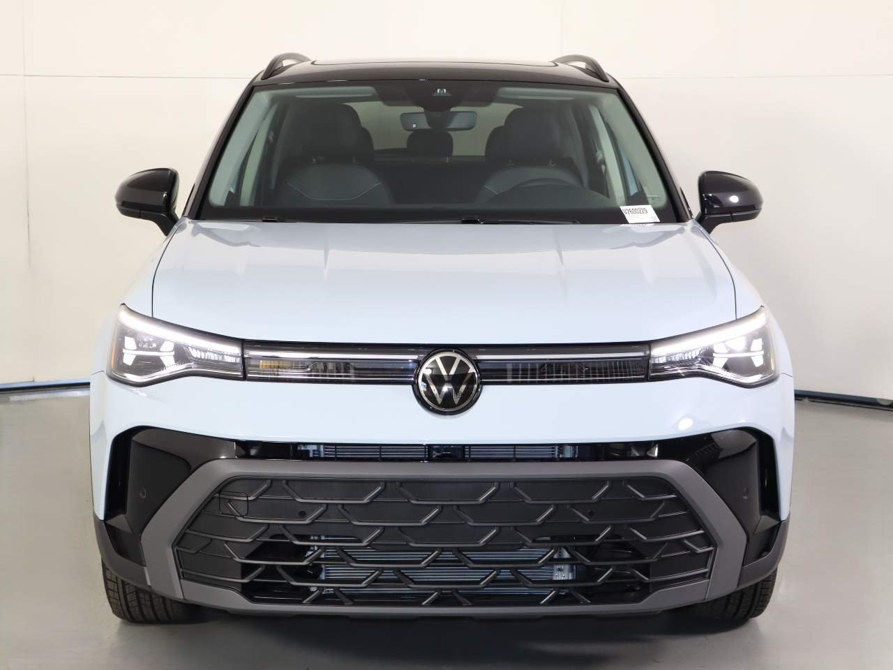 New 2026 MONUMENT GRAY W Volkswagen SE Black image 4