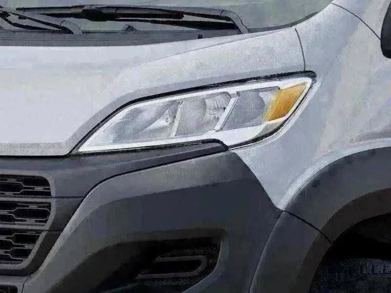 New 2026 Bright Silver Metallic Clear-Coat Exterior Paint RAM Low Roof image 11