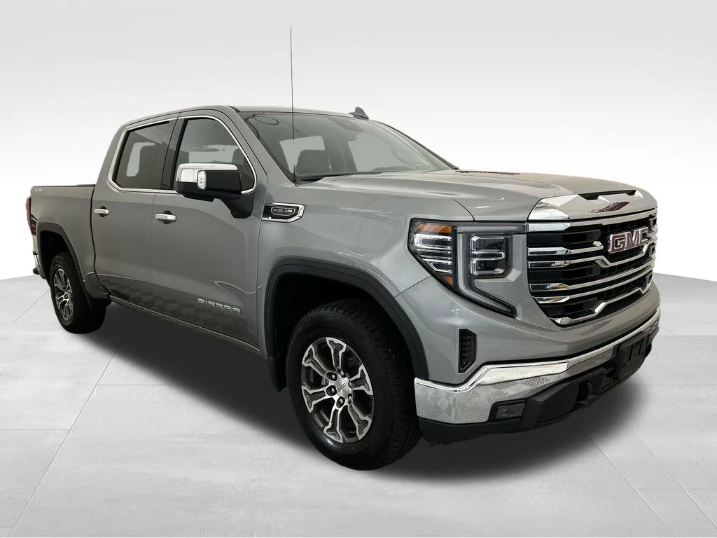 Used 2025 Silver GMC SLT image 9