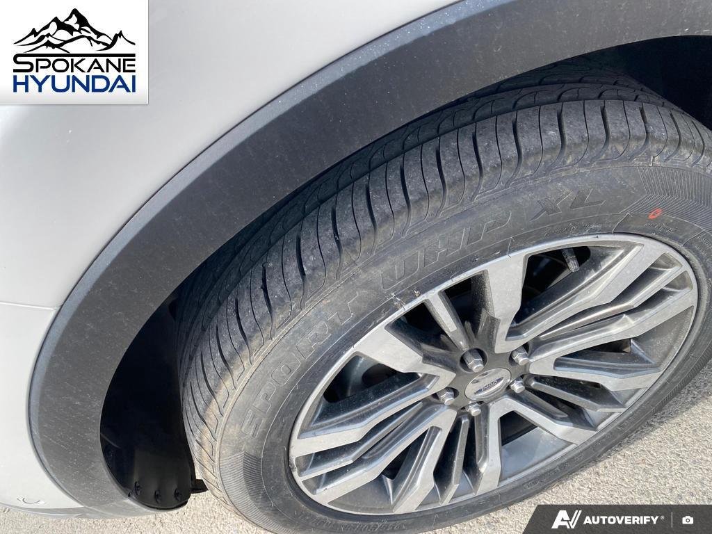 Used 2018 White Platinum Metallic Tri-Coat Ford Platinum image 10