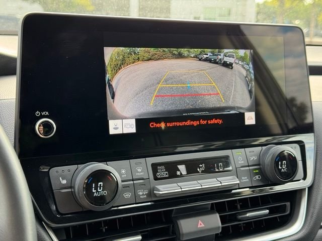 Used 2024  Toyota XLE image 34