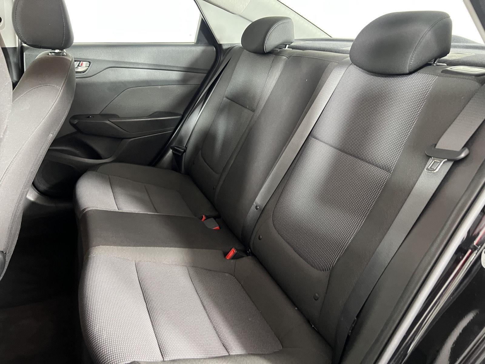 Used 2022 Absolute Black Hyundai SE image 15
