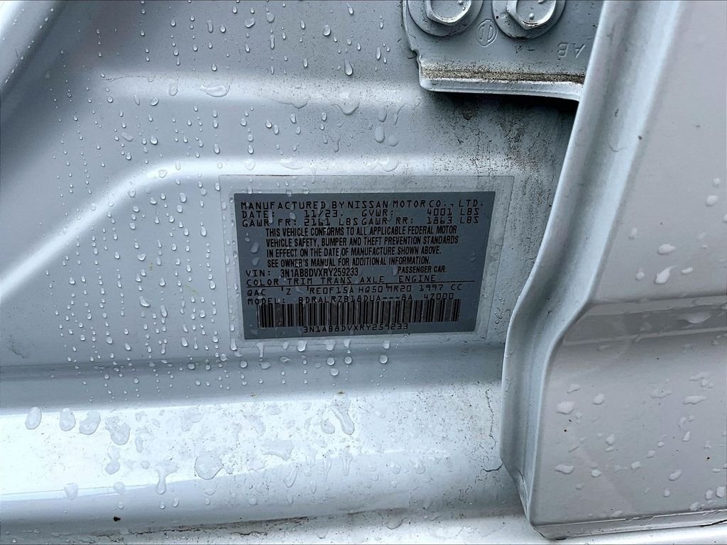 Used 2024 White Nissan SR image 9