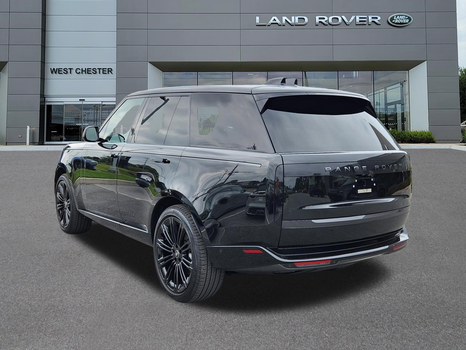 Certified Used 2024 Santorini Black Metallic Land Rover SE image 3
