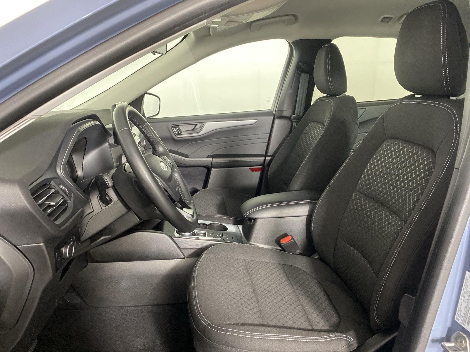 Used 2023 Vapor Blue Ford Active image 10