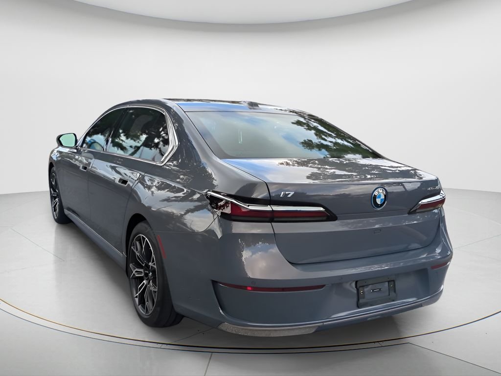 2026 BMW i7 50 - Photo 7