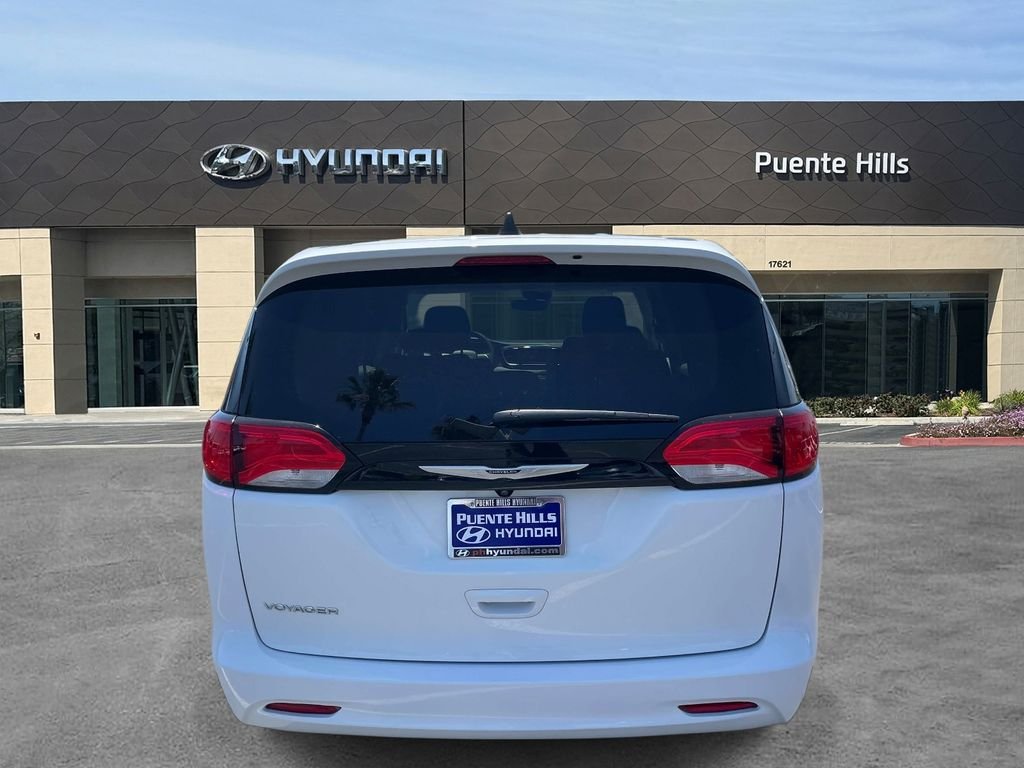 Used 2023 White Chrysler LX image 5