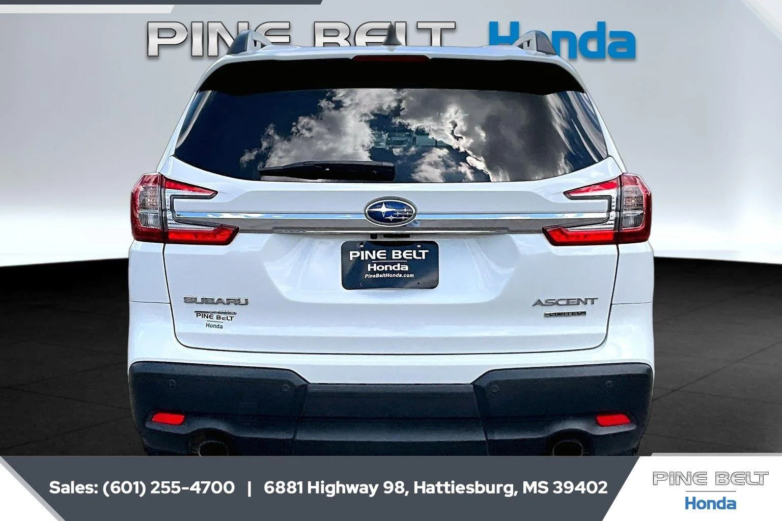 Used 2023 Crystal White Pearl Subaru Limited image 4