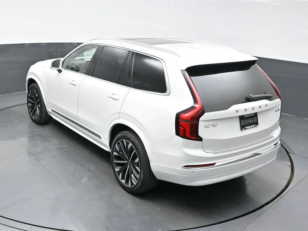 New 2026 Crystal White Volvo Plus image 41