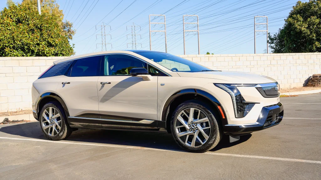 2027 Cadillac OPTIQ Luxury - Photo 6