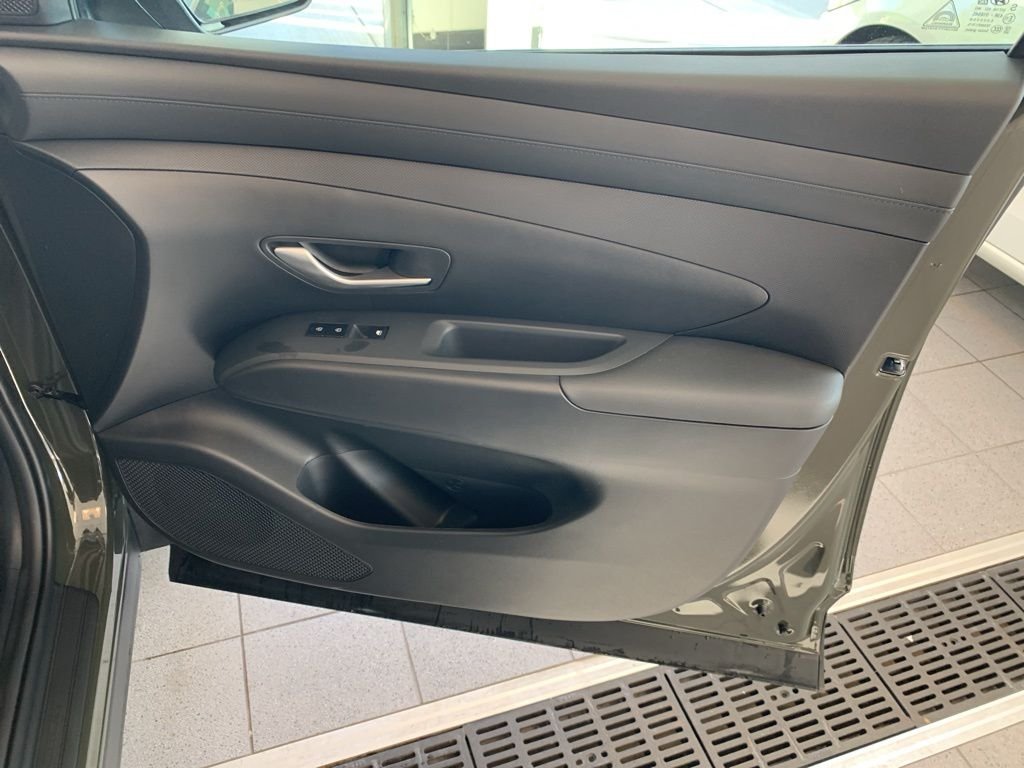 2018 Toyota RAV4 LE - Photo 36