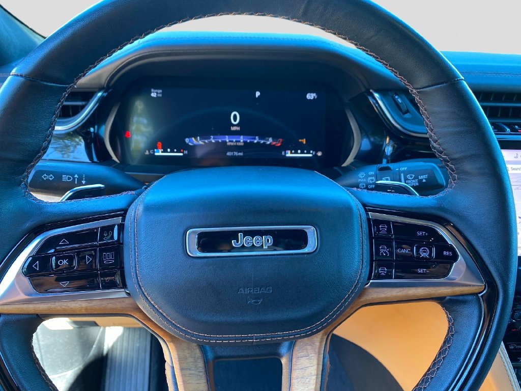 Used 2023 Black Jeep Summit Reserve image 21