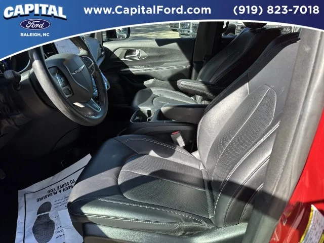 Used 2025 Red Chrysler Select image 18