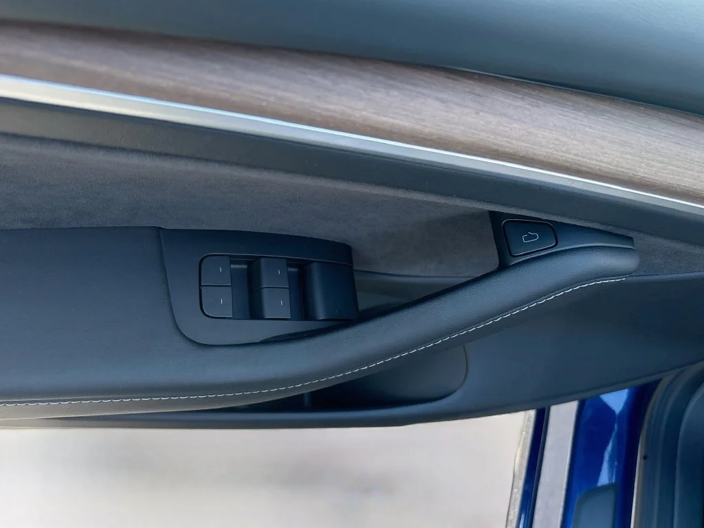 Used 2023 Deep Blue Metallic Tesla Base image 15