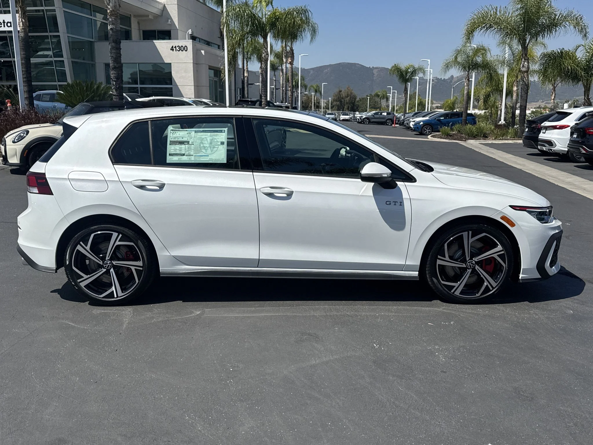 New 2026 Opal White Pearl Volkswagen SE image 8
