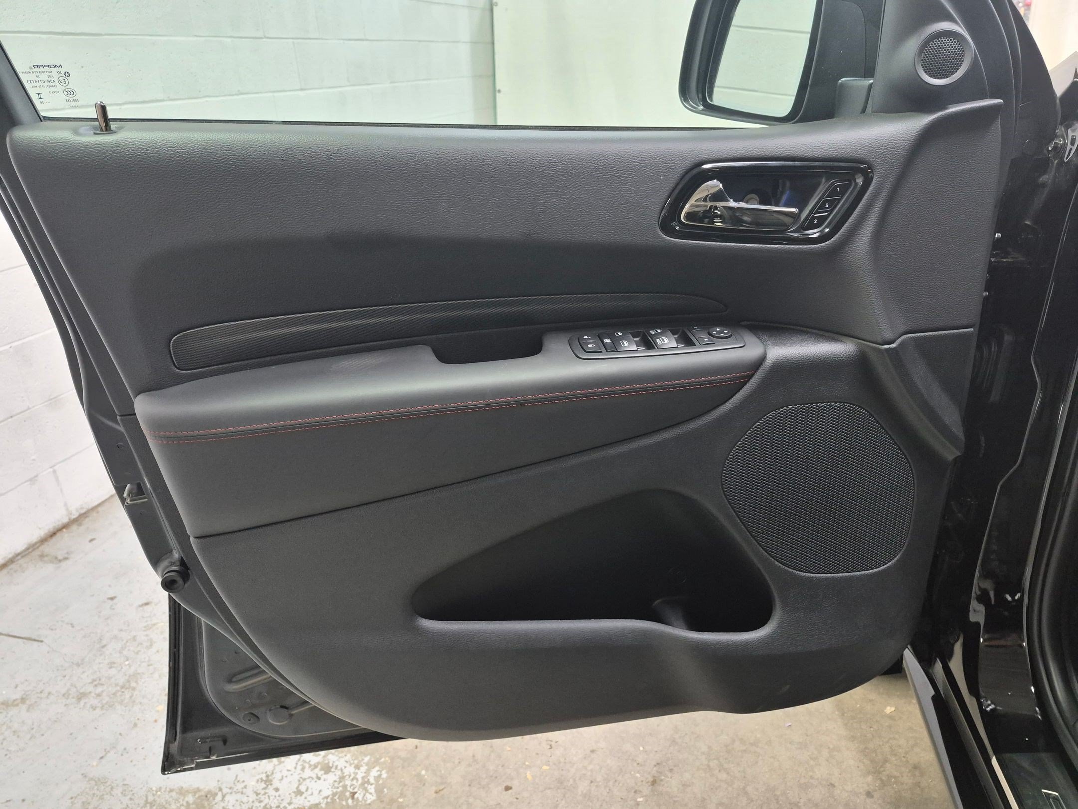 New 2026 Diamond Black Clear-Coat Exterior Paint Dodge GT Plus HEMI V8 image 13