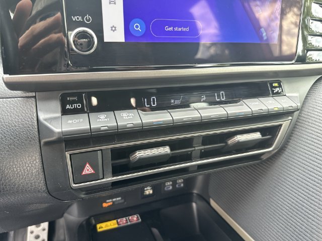 2025 Toyota Camry SE - Photo 19