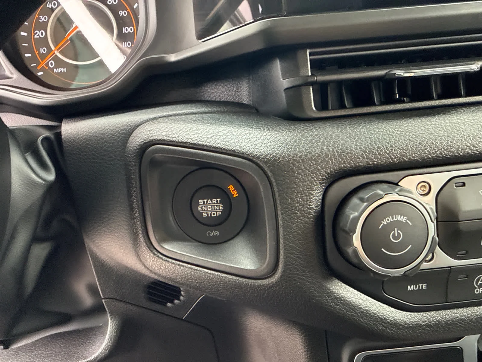 2026 Jeep Wrangler 4-Door Willys - Photo 21