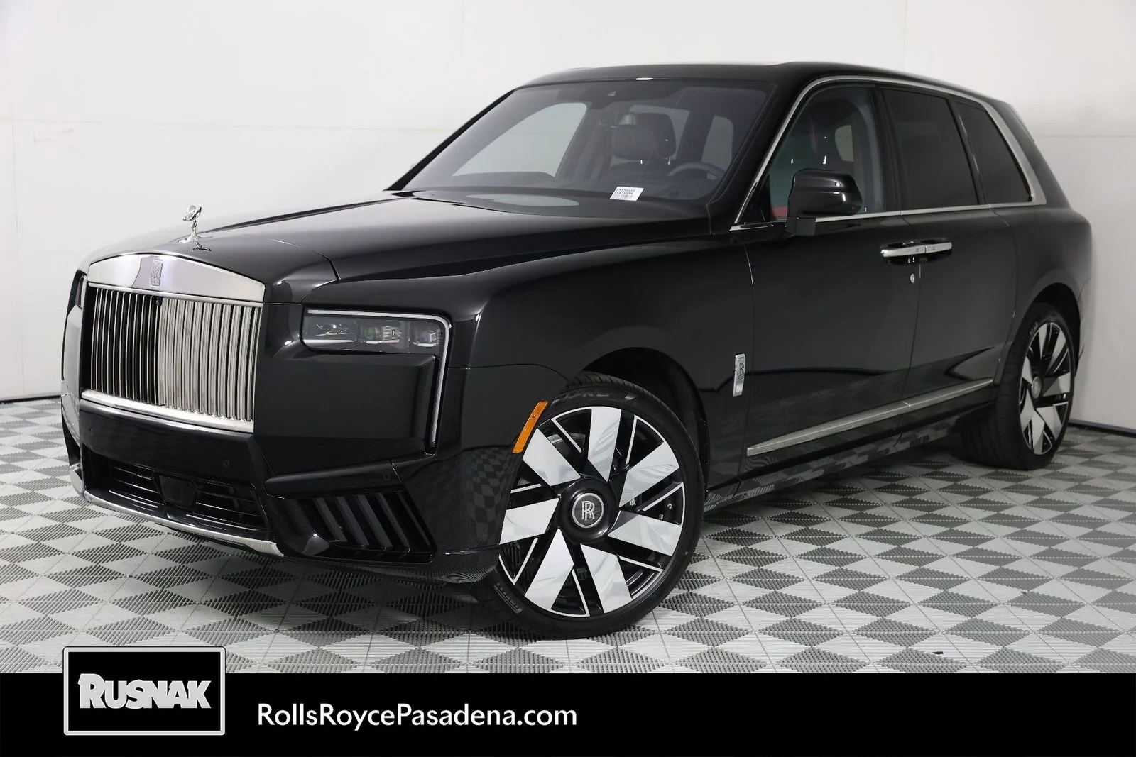 2027 Rolls-Royce Cullinan -'s photo