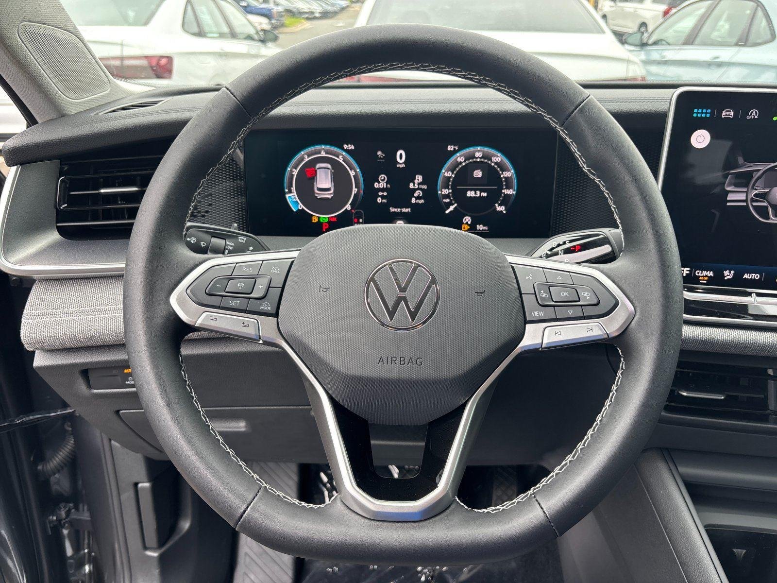 New 2026 Platinum Gray Metallic Volkswagen S image 18