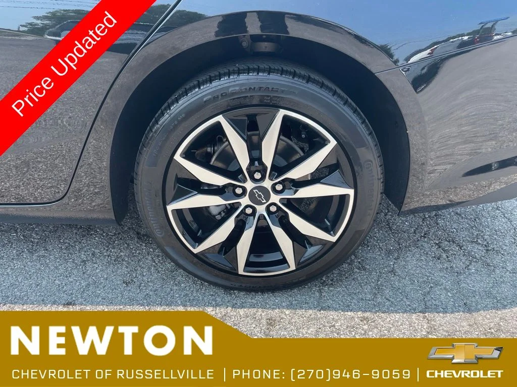 Used 2025 Black Metallic Chevrolet RS image 42