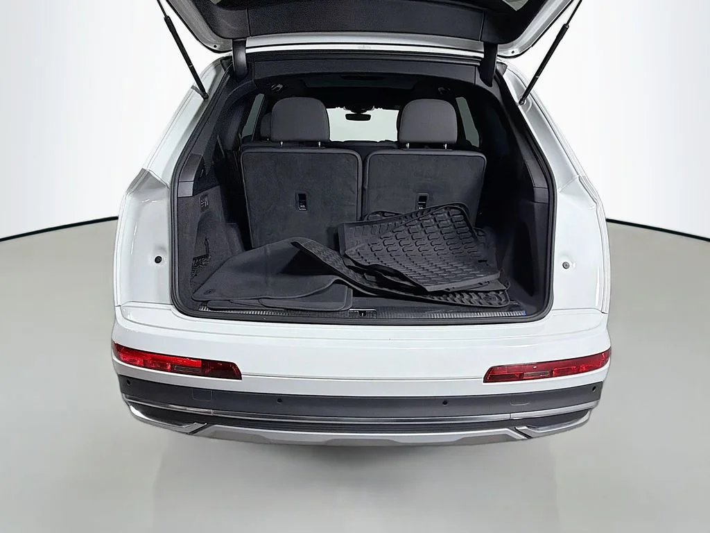 Used 2021 White Audi 45 Premium image 27