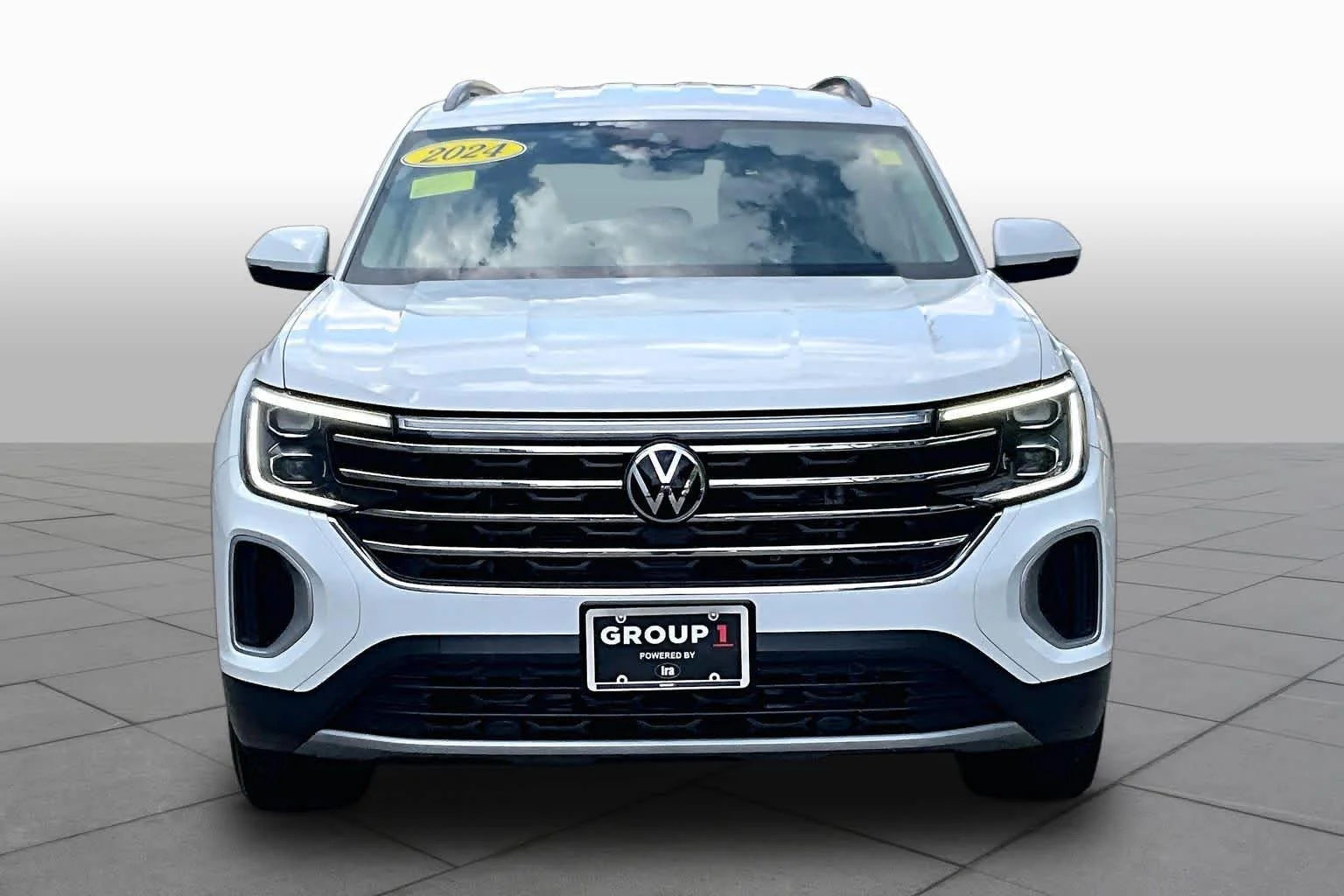 Used 2024 Pure White Volkswagen 2.0T SE image 4