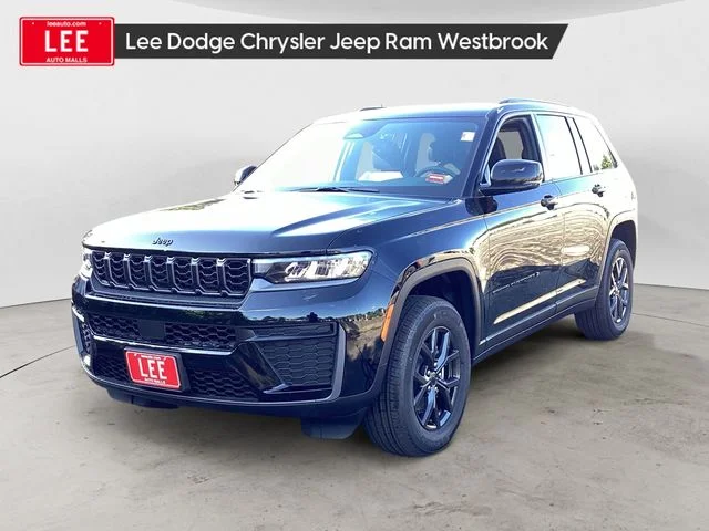 2027 Jeep Grand Cherokee Laredo Altitude