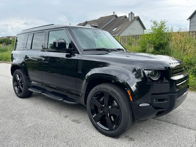 New 2026 Santorini Black Land Rover X-Dynamic SE image 4