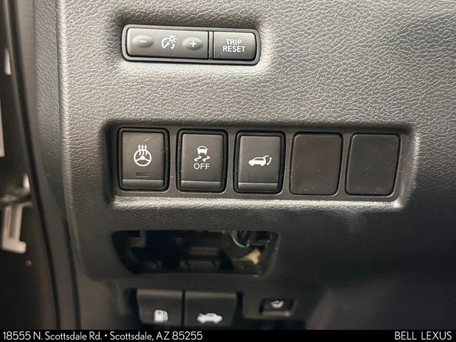 Used 2018 Brown Nissan Platinum image 19