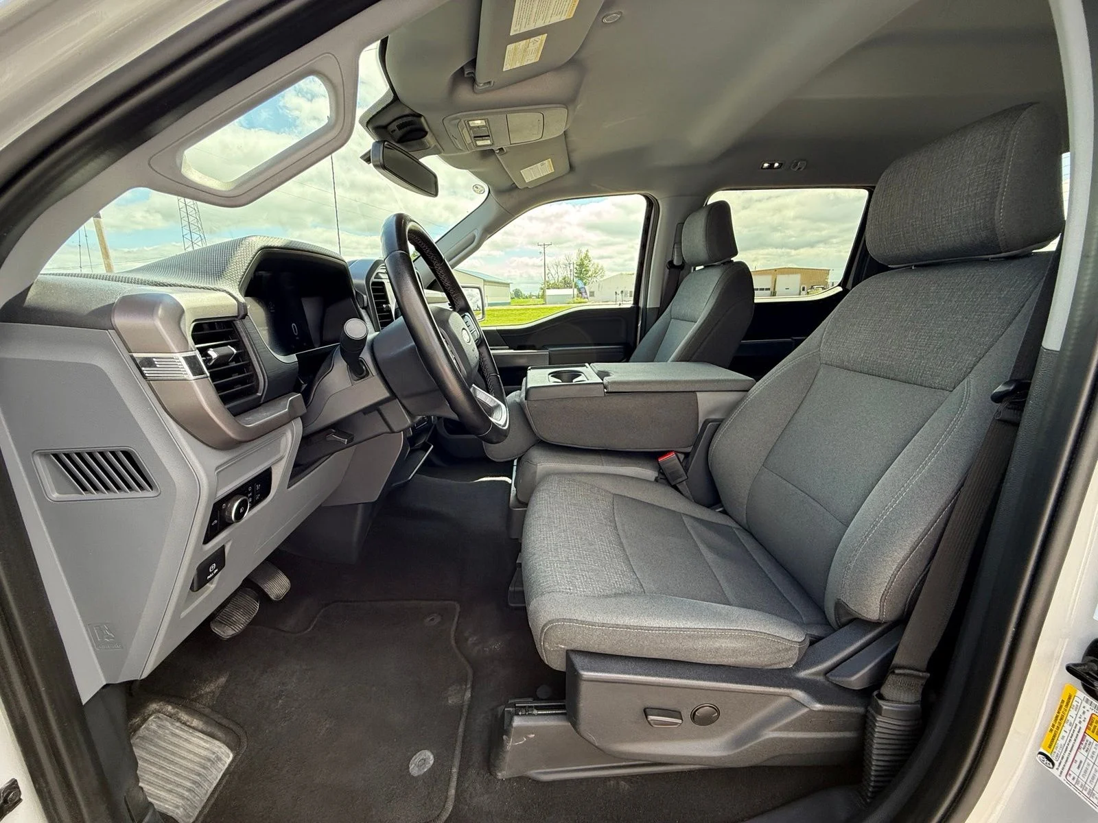 Certified Used 2024 Avalanche Ford XLT image 8