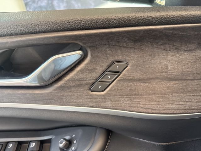Used 2025 Metallic Jeep Limited image 26