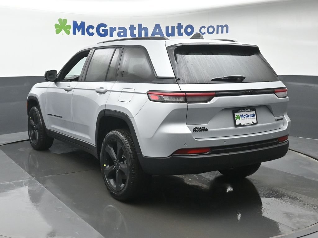 New 2025 Silver Zynith Exterior Paint Jeep Limited image 26