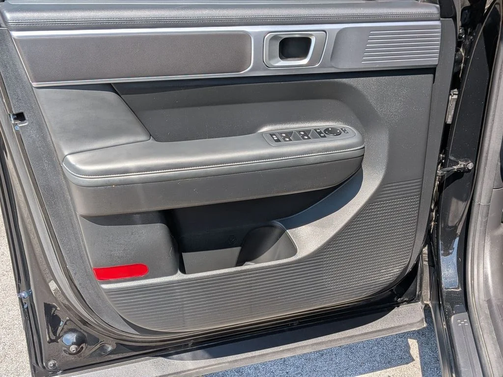 Used 2025 Black Hyundai XRT image 12