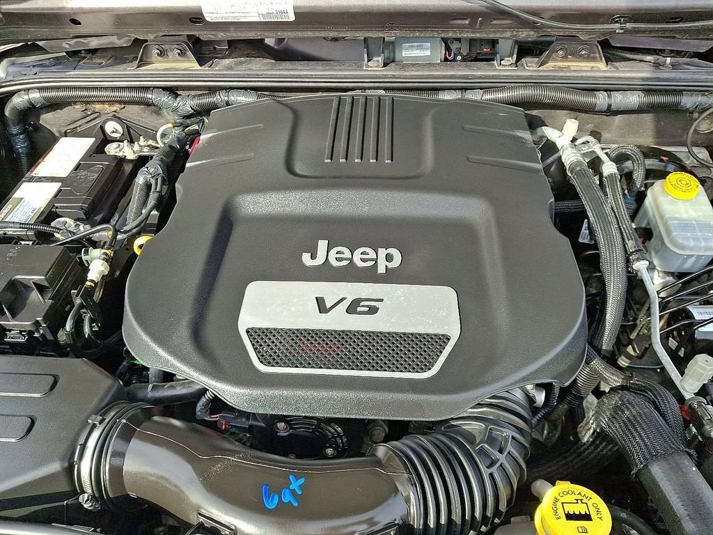 Used 2018 Gray Jeep Sport S 4x4 image 63