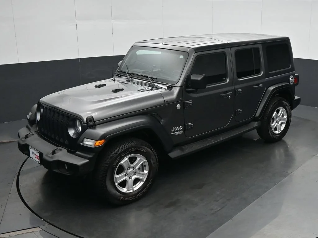 Used 2018 Gray Jeep Unlimited Sport S image 17
