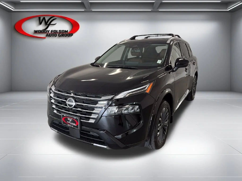 New 2026 Super Black Nissan Platinum image 3