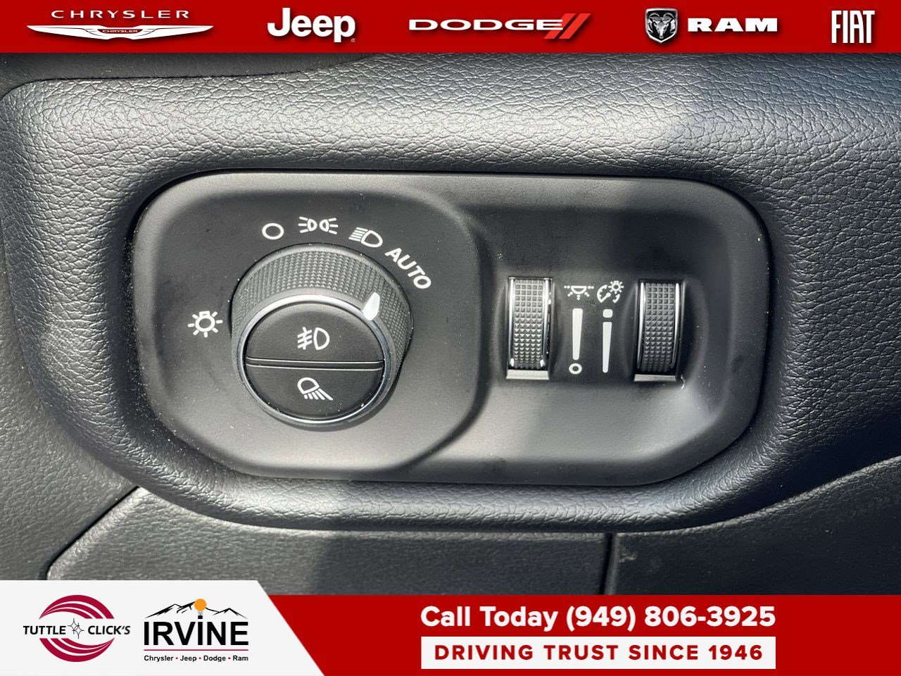 New 2026 Diamond Black Crystal Pearl-Coat Exterior Paint RAM Laramie image 23